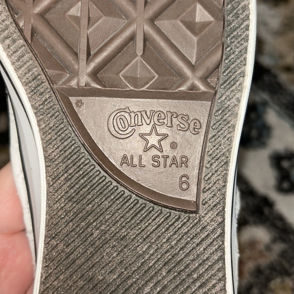 Converse - Picture 4 of 4